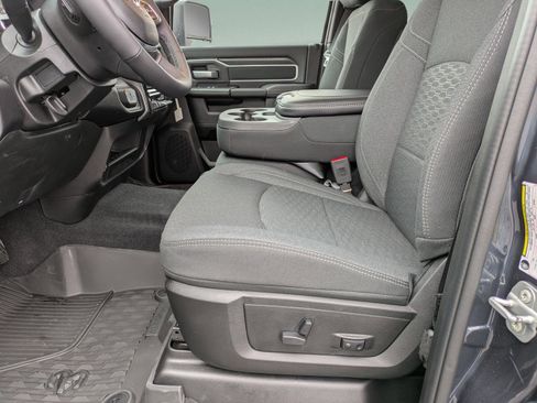 New 2026 RAM 2500 Big Horn AWD/4WD image 17