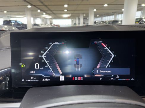 Used 2024 BMW X7 xDrive40i w/ M Sport Package image 25