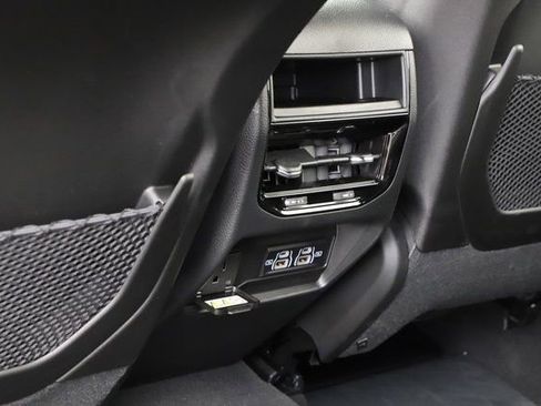 New 2025 Jeep Grand Cherokee Altitude image 18