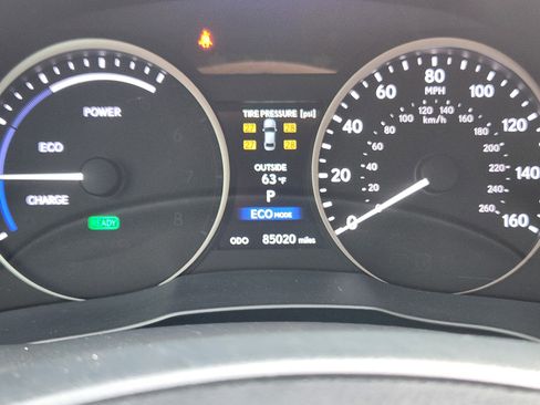 Used 2013 Lexus ES 300h image 8