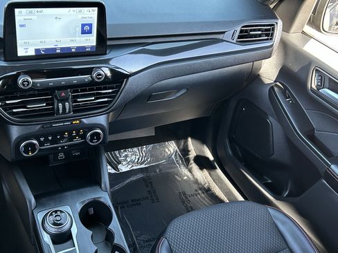 Used 2025 Ford Escape ST-Line image 15