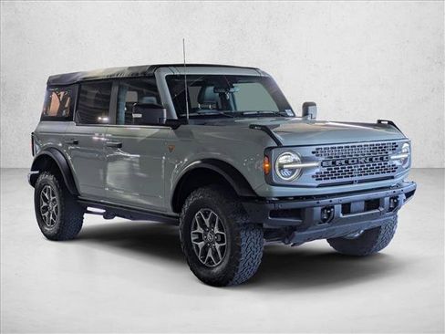 Used 2024 Ford Bronco Badlands AWD/4WD image 3