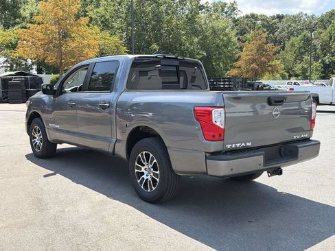 Used 2024 Nissan Titan SV AWD/4WD image 11