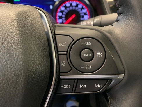 Used 2020 Toyota Camry XSE image 21