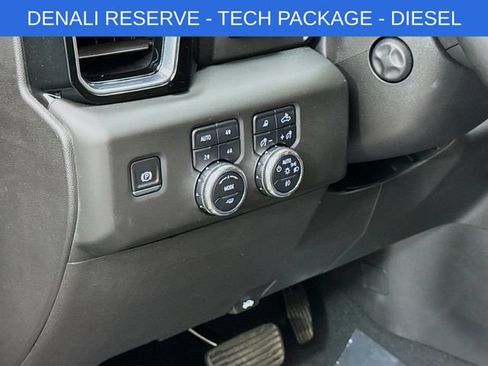 Used 2025 GMC Sierra 1500 Denali w/ Denali Reserve Package AWD/4WD image 11