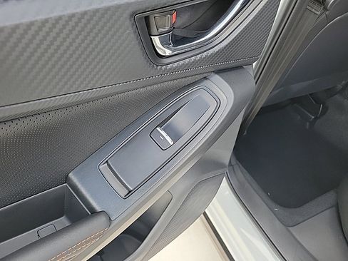 Used 2023 Subaru Crosstrek 2.5i Limited w/ Moonroof Package image 11