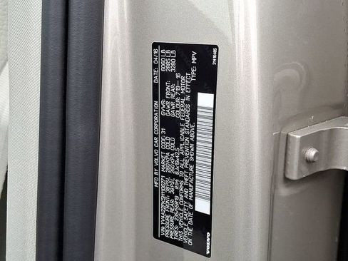 Used 2017 Volvo XC90 T6 Momentum w/ Vision Package image 27