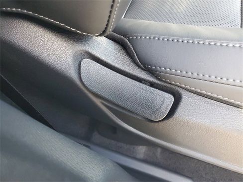 New 2025 Kia Telluride S image 9