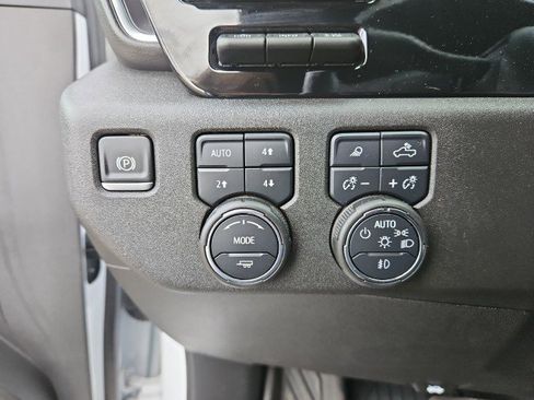 Used 2025 Chevrolet Silverado 3500 High Country w/ High Country Premium Package image 17