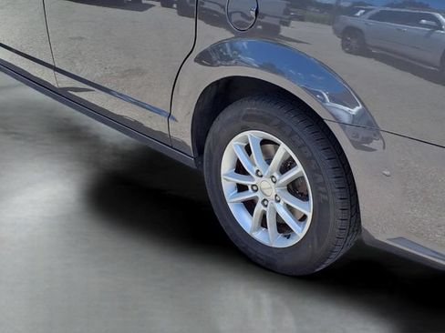 Used 2020 Dodge Grand Caravan SXT FWD image 24