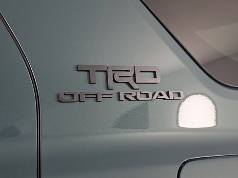 Used 2025 Toyota 4Runner TRD Off-Road Premium AWD/4WD image 12