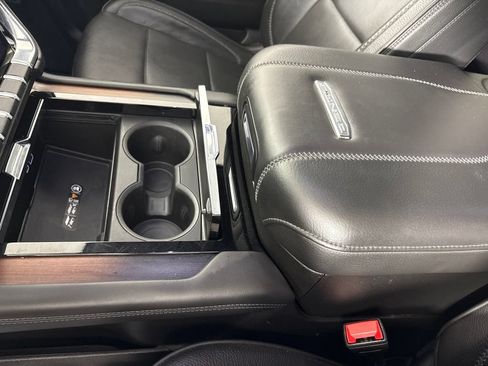 Used 2025 GMC Yukon XL Denali AWD/4WD image 51