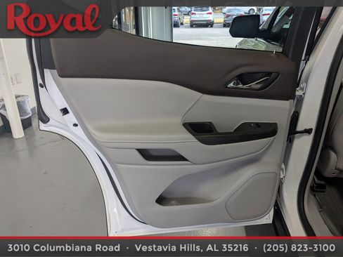 Used 2018 GMC Acadia SLT image 15