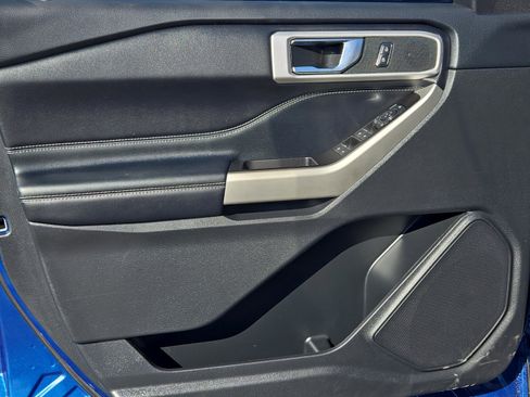 Used 2022 Ford Explorer XLT w/ Equipment Group 202A image 14