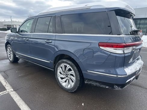 Used 2022 Lincoln Navigator L Reserve image 2