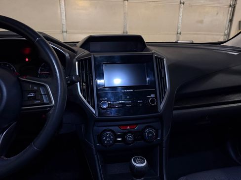 Used 2018 Subaru Crosstrek 2.0i Premium image 16