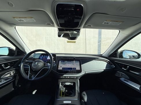 Used 2025 Mercedes-Benz E 350 Sedan image 6