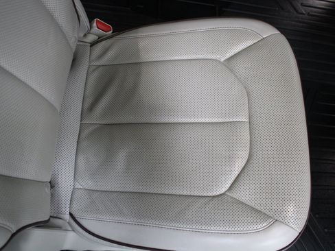 Used 2020 Chrysler Pacifica Limited image 26