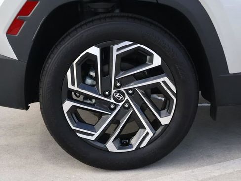 Certified 2025 Hyundai Tucson Limited image 8