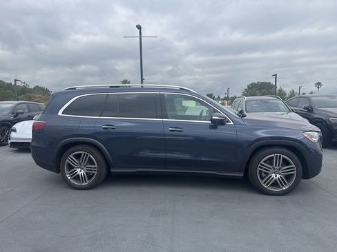 Used 2024 Mercedes-Benz GLS 450 4MATIC image 4