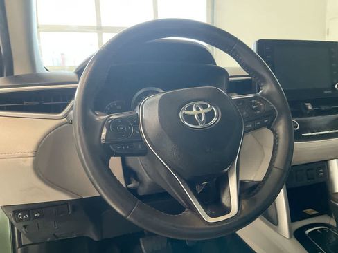 Used 2022 Toyota Corolla Cross LE w/ Moonroof Package image 14