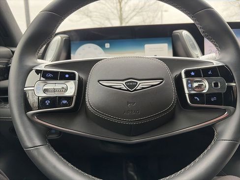 Used 2025 Genesis G90 3.5T image 14