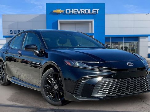 Used 2025 Toyota Camry SE FWD image 10