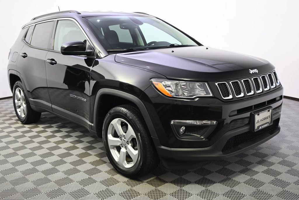Used 2018 Jeep Compass Latitude w/ Popular Equipment Group AWD/4WD image 8
