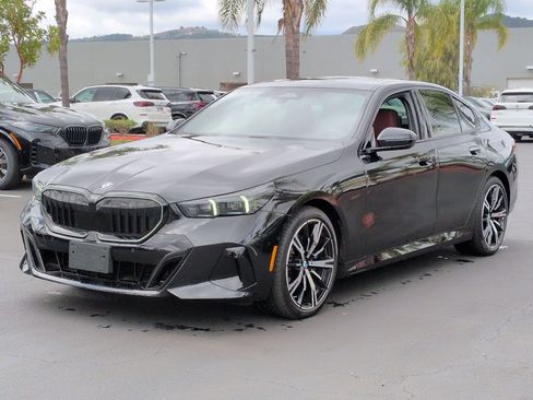 Used 2024 BMW 530i w/ M Sport Package RWD image 5