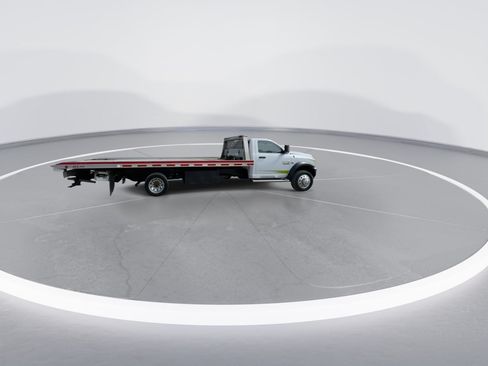 Used 2015 RAM 5500 Tradesman w/ Power & Remote Entry Group AWD/4WD image 3