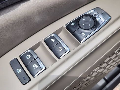 New 2026 Kia Carnival SX FWD image 7