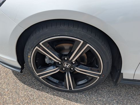 Used 2024 Honda Accord Sport image 15