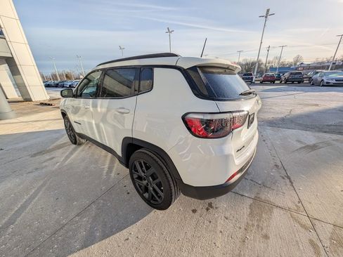 New 2026 Jeep Compass Latitude image 7