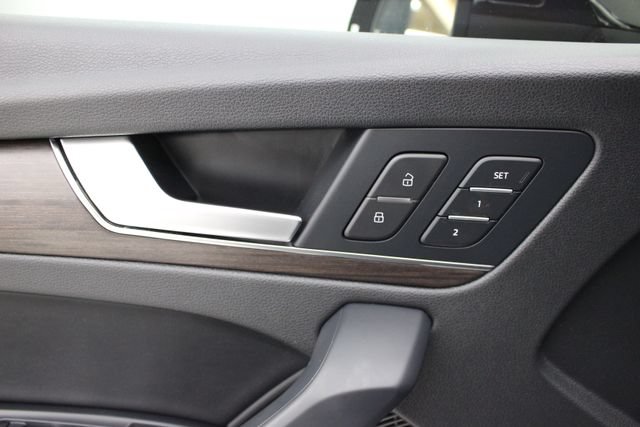 Used 2023 Audi Q5 2.0T Premium Plus w/ Premium Plus Package AWD/4WD image 37