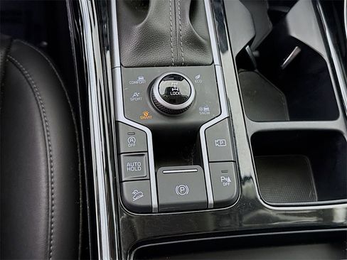 Used 2023 Kia Sorento SX image 13