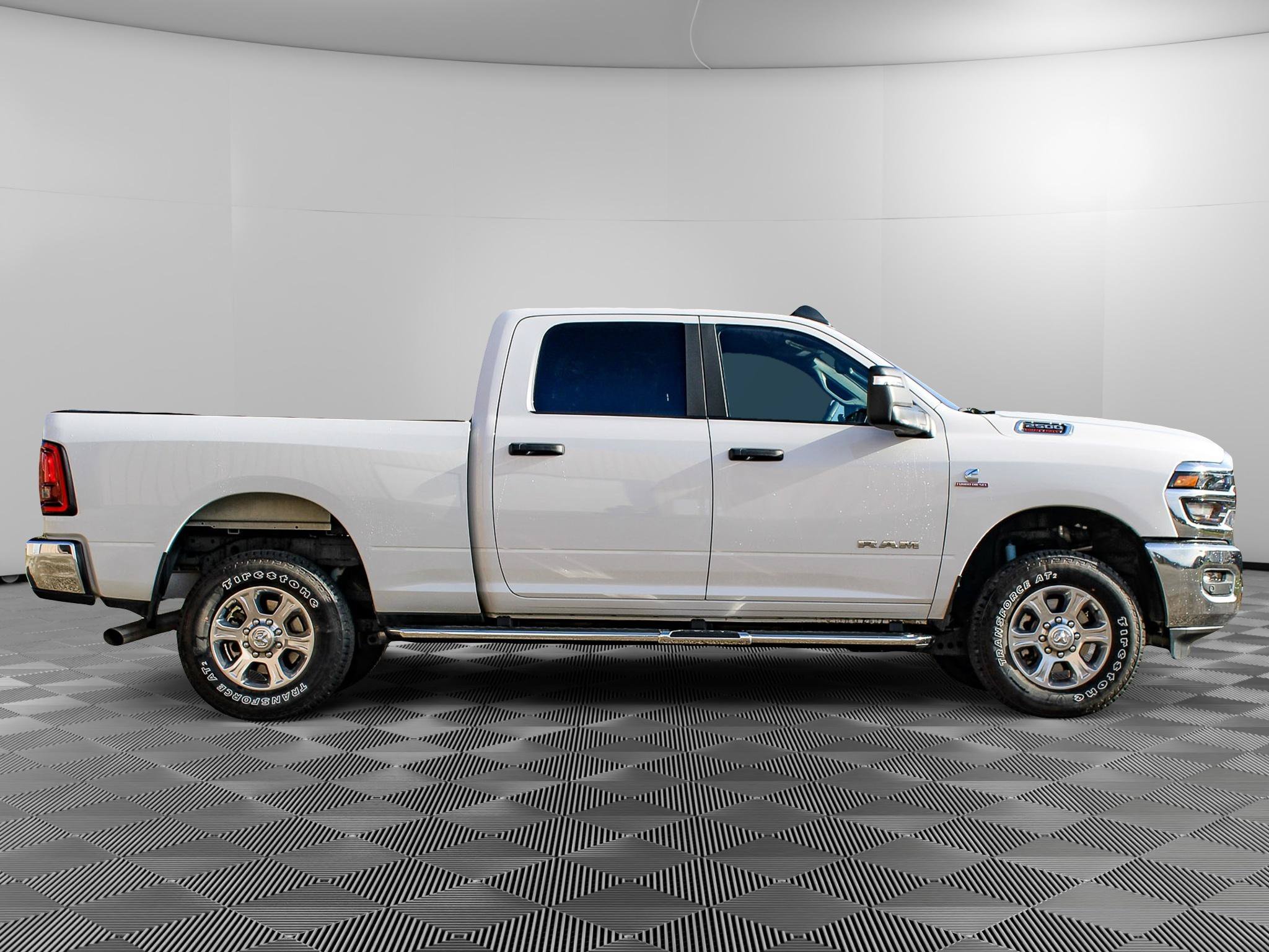 Used 2025 RAM 2500 Big Horn AWD/4WD image 2