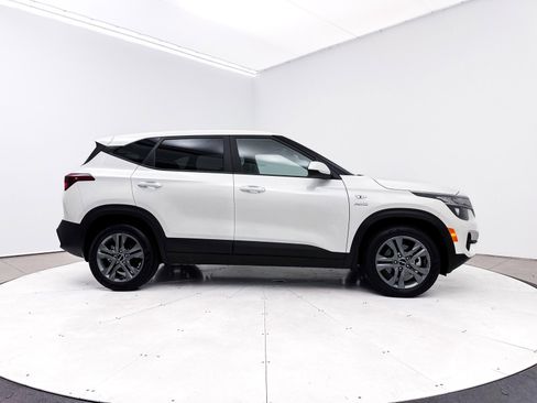 Used 2023 Kia Seltos LX image 38