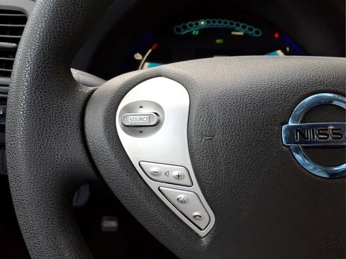Used 2016 Nissan Leaf S w/ Charger Package FWD image 12