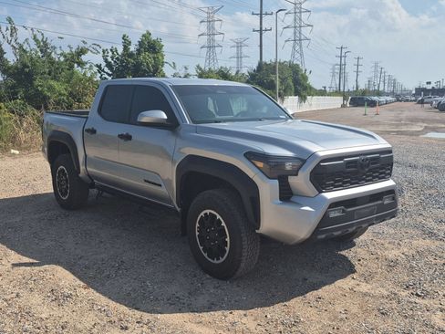 Used 2024 Toyota Tacoma TRD Off-Road AWD/4WD image 8
