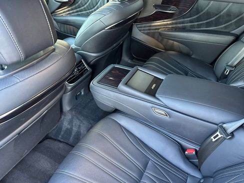 Certified 2024 Lexus LS 500 w/ Luxury Package RWD image 14