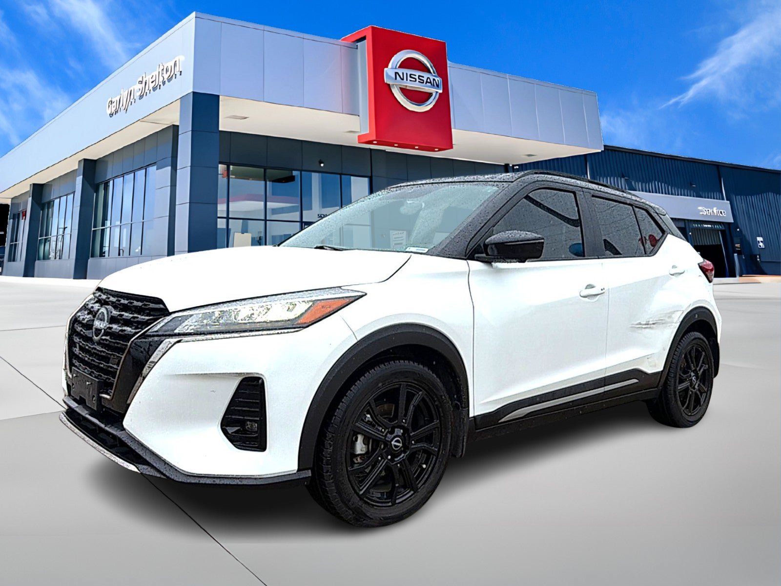 Used 2023 Nissan Kicks SR w/ SR Premium Package FWD image 1