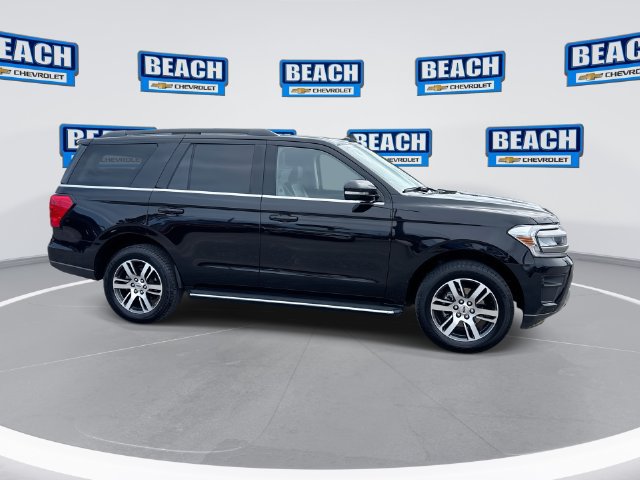 Used 2023 Ford Expedition XLT RWD image 2