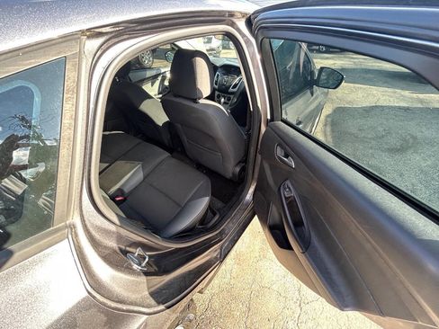Used 2014 Ford Focus SE FWD image 8