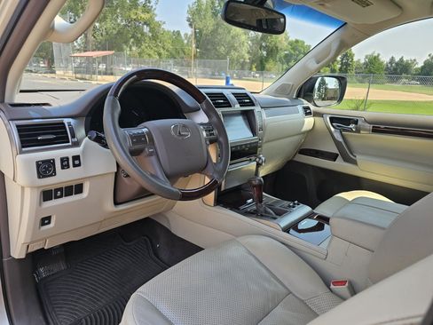 Used 2012 Lexus GX 460 w/ Comfort Plus Pkg AWD/4WD image 10