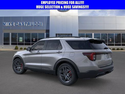 New 2026 Ford Explorer ST-Line w/ ST-Line Street Pack AWD/4WD image 4