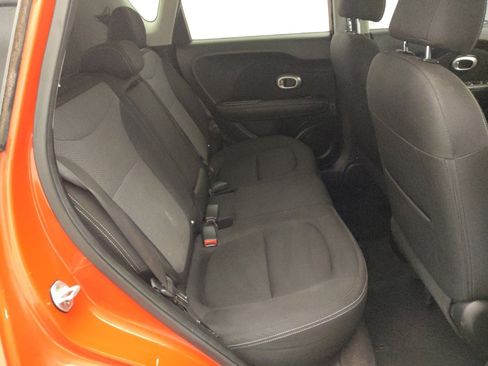 Used 2017 Kia Soul + image 19