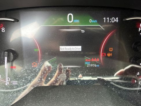 Used 2023 Toyota RAV4 LE FWD image 7