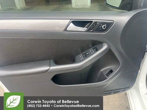 Used 2014 Volkswagen Jetta SEL image 24