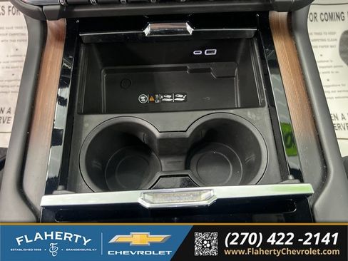 Used 2025 GMC Yukon XL Denali AWD/4WD image 31