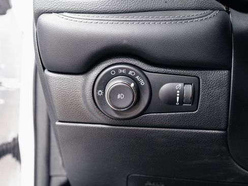 Used 2021 Dodge Durango SXT image 9